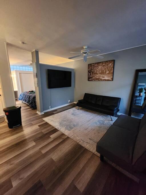 Blue Shark *W7* @ Montrose 1Br Private King Loft Apartment Houston Exterior photo