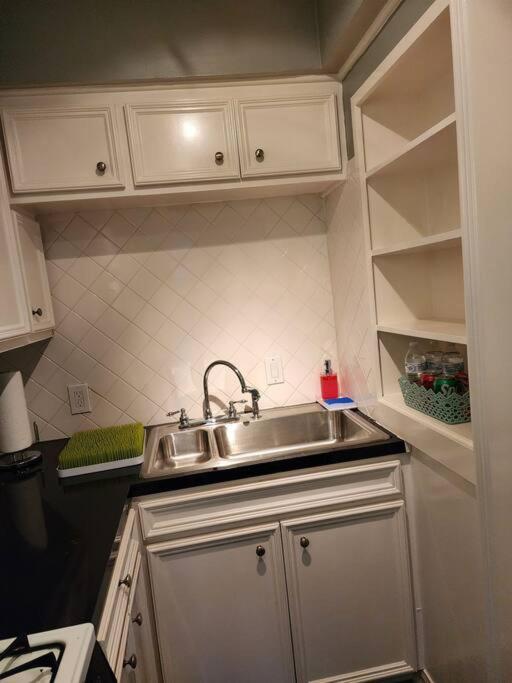 Blue Shark *W7* @ Montrose 1Br Private King Loft Apartment Houston Exterior photo