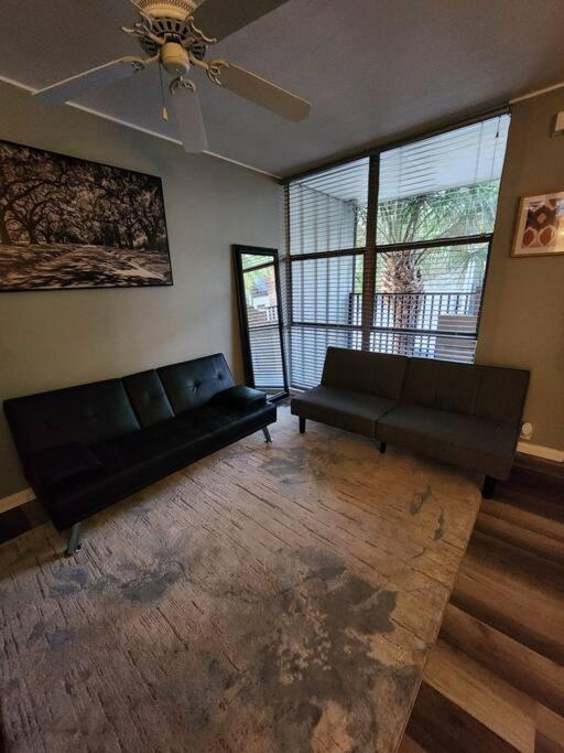Blue Shark *W7* @ Montrose 1Br Private King Loft Apartment Houston Exterior photo