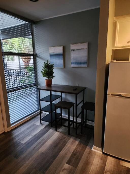 Blue Shark *W7* @ Montrose 1Br Private King Loft Apartment Houston Exterior photo