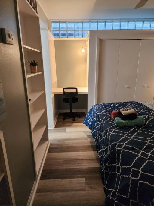 Blue Shark *W7* @ Montrose 1Br Private King Loft Apartment Houston Exterior photo